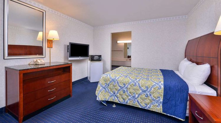 Americas Best Value Inn Room