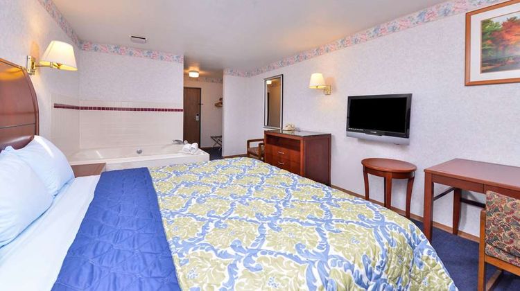 Americas Best Value Inn Suite