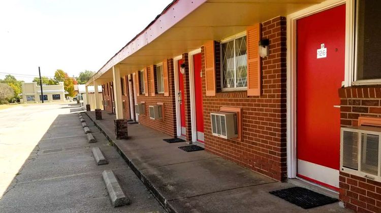Americas Best Value Inn Exterior