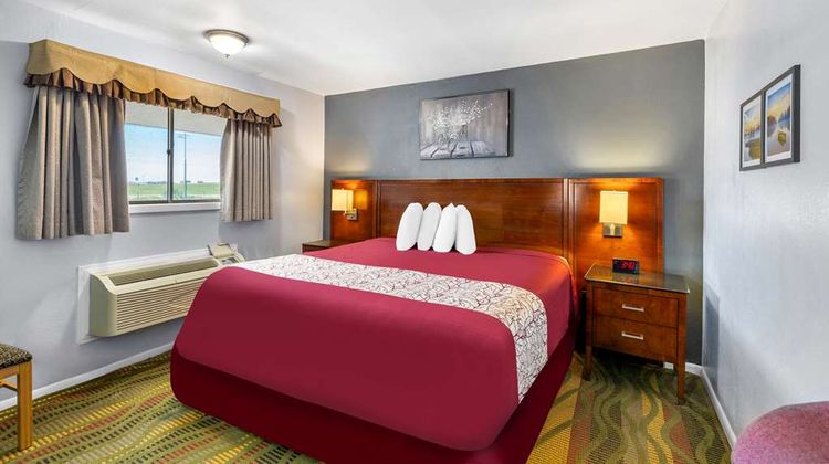Americas Best Value Inn Room