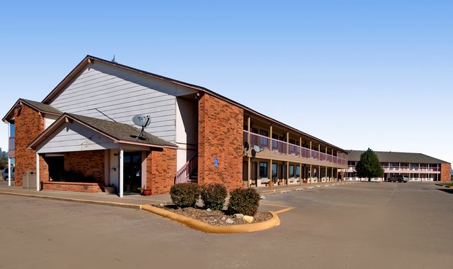 Americas Best Value Inn Exterior