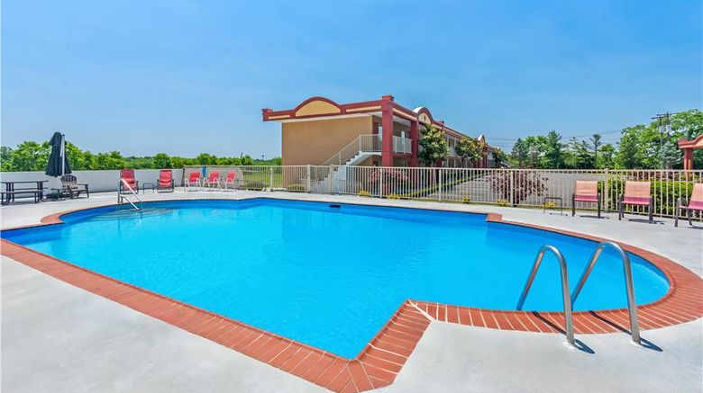 <b>Americas Best Value Inn Pool</b>. Images powered by <a href="https://iceportal.shijigroup.com/" title="IcePortal" target="_blank">IcePortal</a>.