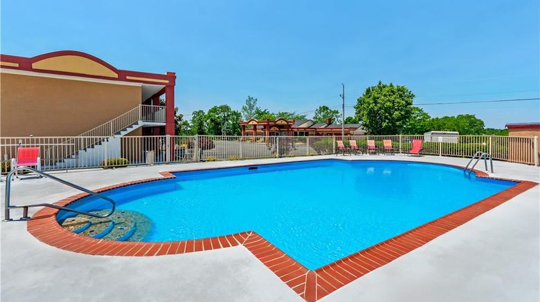 <b>Americas Best Value Inn Pool</b>. Images powered by <a href="https://iceportal.shijigroup.com/" title="IcePortal" target="_blank">IcePortal</a>.