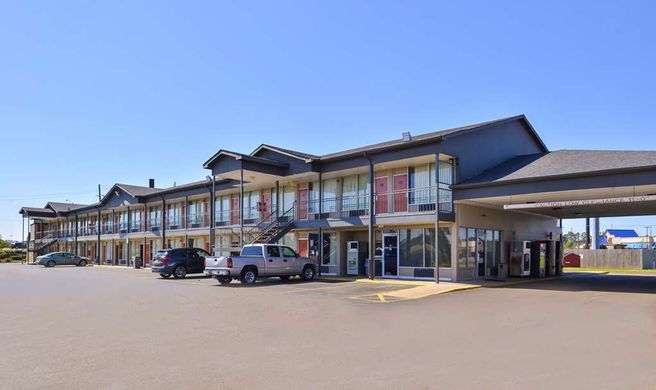 Americas Best Value Inn Exterior
