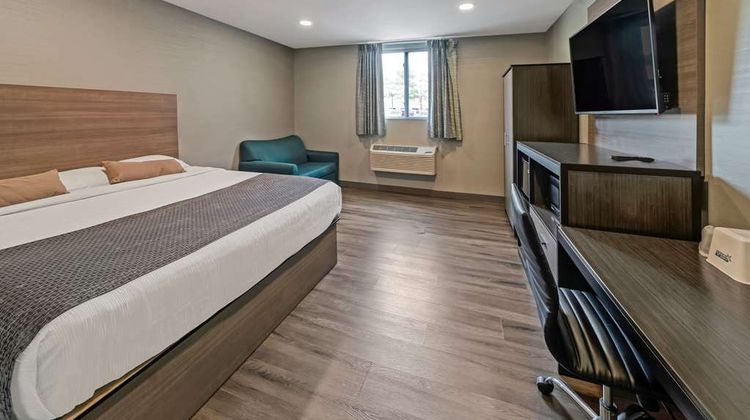 Americas Best Value Inn Room