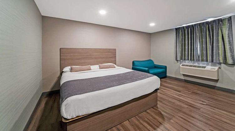 Americas Best Value Inn Room