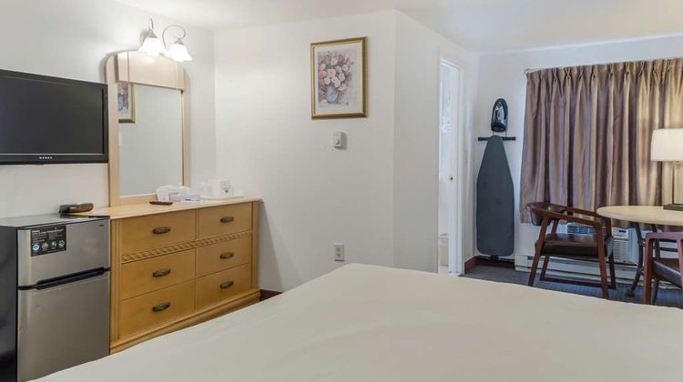 Americas Best Value Inn Room