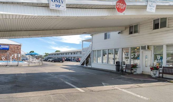 Americas Best Value Inn Exterior