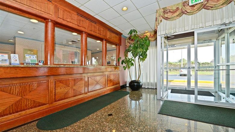 <b>Americas Best Value Inn Lobby</b>. Images powered by <a href="https://iceportal.shijigroup.com/" title="IcePortal" target="_blank">IcePortal</a>.