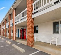 Americas Best Value Inn Exterior