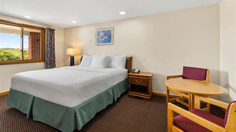 Americas Best Value Inn Room