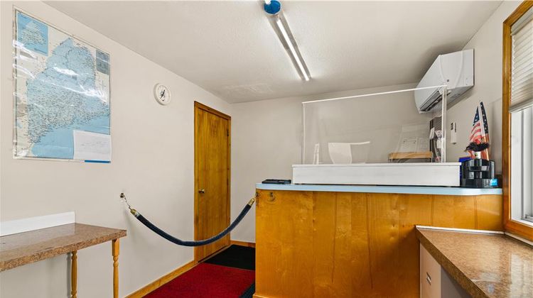 Americas Best Value Inn Lobby