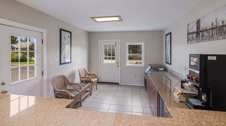 Americas Best Value Inn Lobby