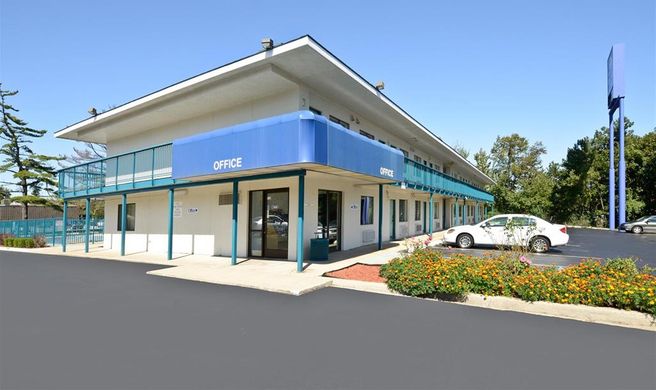 Americas Best Value Inn Battle Creek Exterior