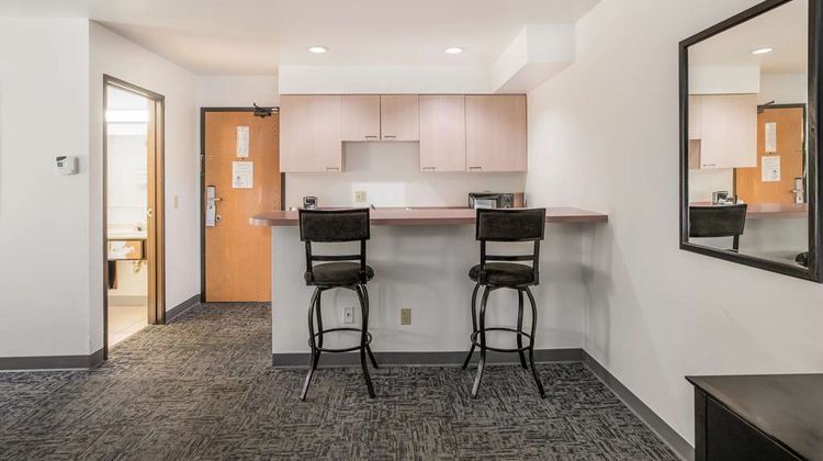 Americas Best Value Inn Birch Run Room
