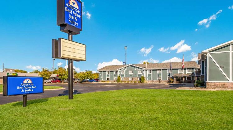Americas Best Value Inn Birch Run Exterior