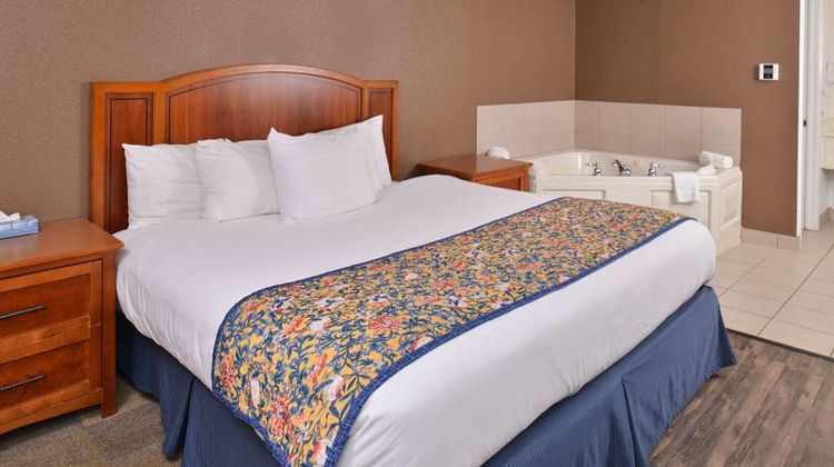 Americas Best Value Inn & Suites Jackson Suite