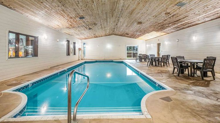 Americas Best Value Inn Marquette Pool