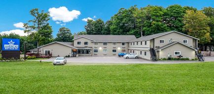 Americas Best Value Inn Marquette Exterior