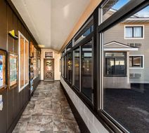 Americas Best Value Inn Marquette Lobby