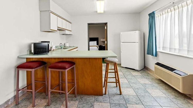 Americas Best Value Inn - Tahquamenon Co Suite