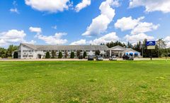 Americas Best Value Inn - Tahquamenon Co