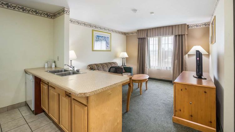 Americas Best Value Inn Suite