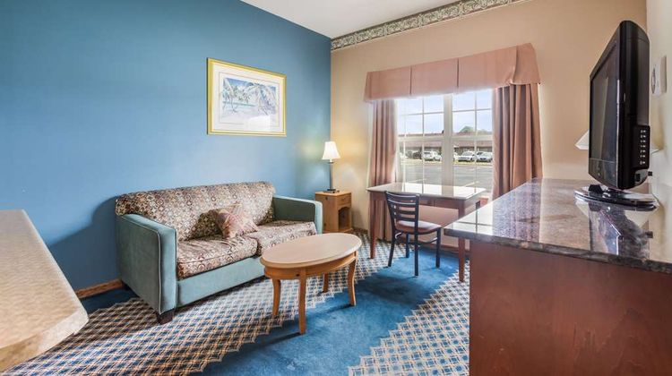 Americas Best Value Inn Suite