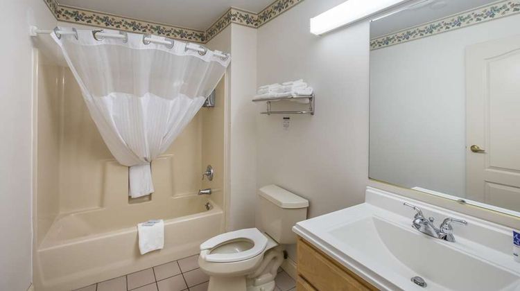 Americas Best Value Inn Suite