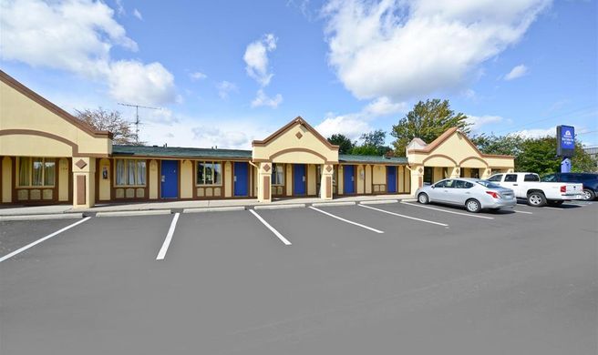 Americas Best Value Inn & Suites-Warren Exterior