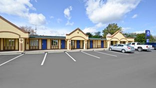 Americas Best Value Inn & Suites-Warren
