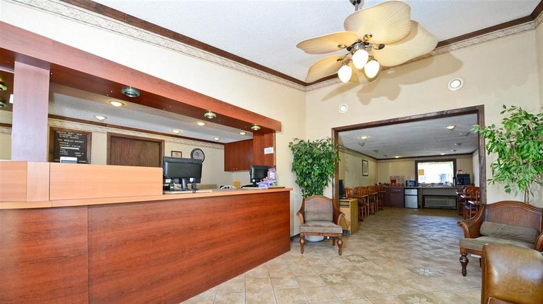<b>Americas Best Value Inn & Suites-Warren Lobby</b>. Images powered by <a href="https://iceportal.shijigroup.com/" title="IcePortal" target="_blank">IcePortal</a>.