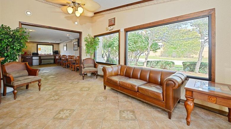 <b>Americas Best Value Inn & Suites-Warren Lobby</b>. Images powered by <a href="https://iceportal.shijigroup.com/" title="IcePortal" target="_blank">IcePortal</a>.