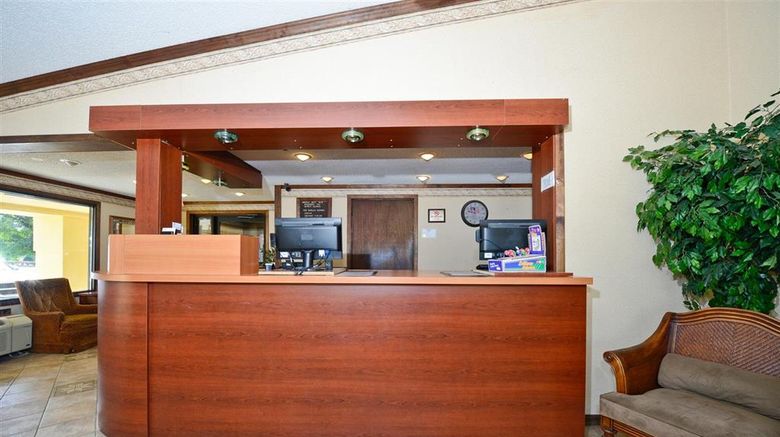 <b>Americas Best Value Inn & Suites-Warren Lobby</b>. Images powered by <a href="https://iceportal.shijigroup.com/" title="IcePortal" target="_blank">IcePortal</a>.