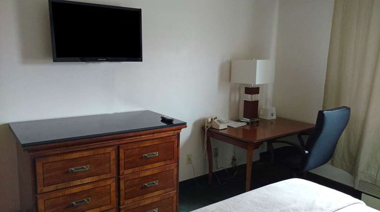 Americas Best Value Inn Room