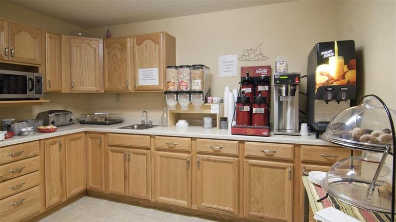<b>Americas Best Value Inn Restaurant</b>. Images powered by <a href="https://iceportal.shijigroup.com/" title="IcePortal" target="_blank">IcePortal</a>.
