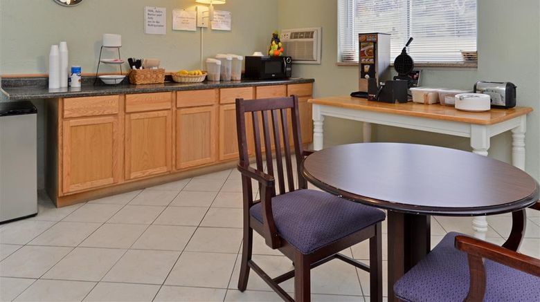 <b>Americas Best Value Inn Jefferson City Restaurant</b>. Images powered by <a href="https://iceportal.shijigroup.com/" title="IcePortal" target="_blank">IcePortal</a>.