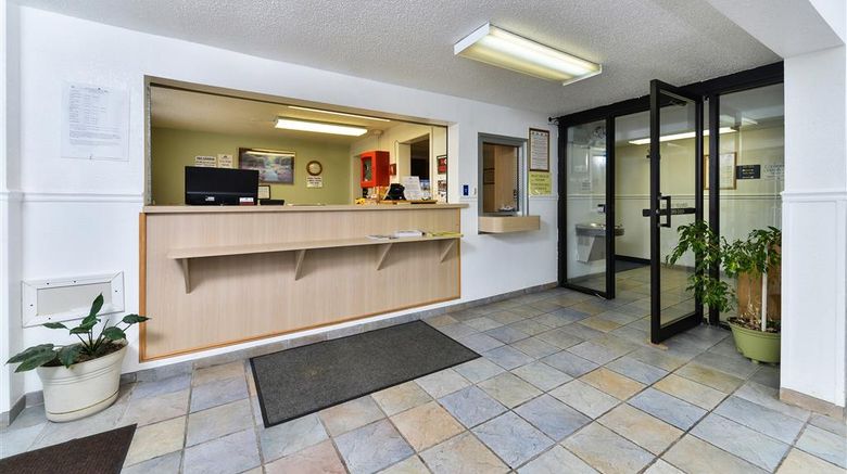 <b>Americas Best Value Inn Jefferson City Lobby</b>. Images powered by <a href="https://iceportal.shijigroup.com/" title="IcePortal" target="_blank">IcePortal</a>.