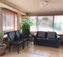 Americas Best Value inn Macon Lobby