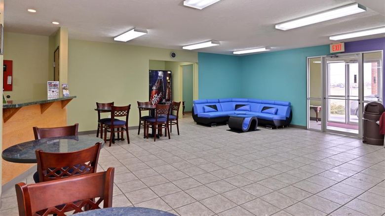 <b>Americas Best Value Inn Lobby</b>. Images powered by <a href="https://iceportal.shijigroup.com/" title="IcePortal" target="_blank">IcePortal</a>.