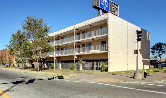 Americas Best Value Inn St Louis Dwntown Exterior