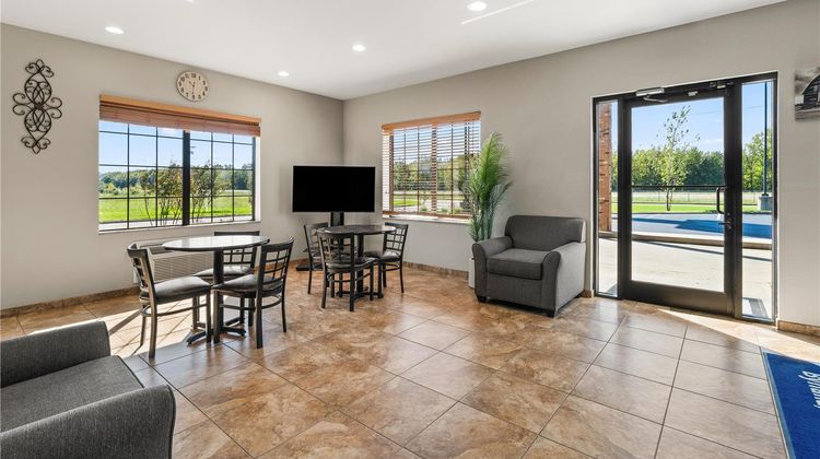 Americas Best Value Inn- Byhalia Lobby