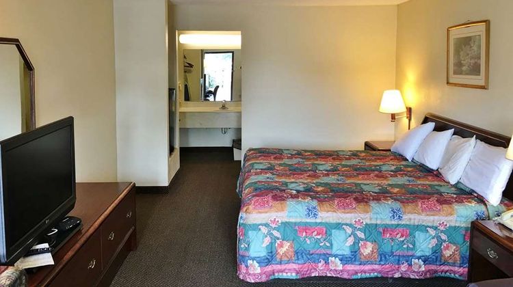 Americas Best Value Inn & Suites Room