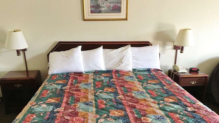 Americas Best Value Inn & Suites Room