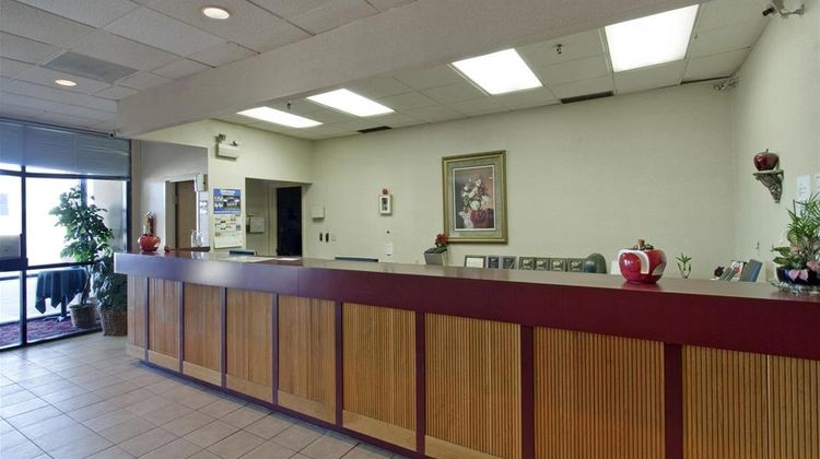 Americas Best Value Inn Lobby