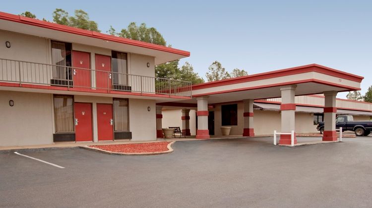 Americas Best Value Inn Exterior