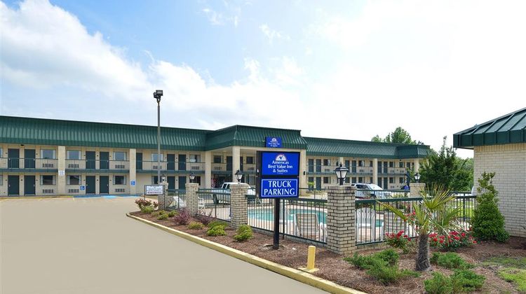 Americas Best Value Inn & Suites, Winona Exterior