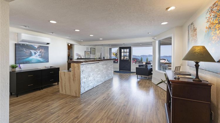 Americas Best Value Port Polson Inn Lobby