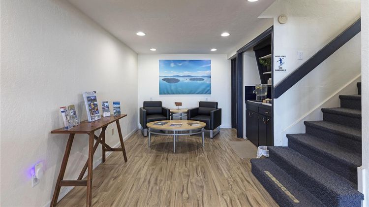 Americas Best Value Port Polson Inn Lobby