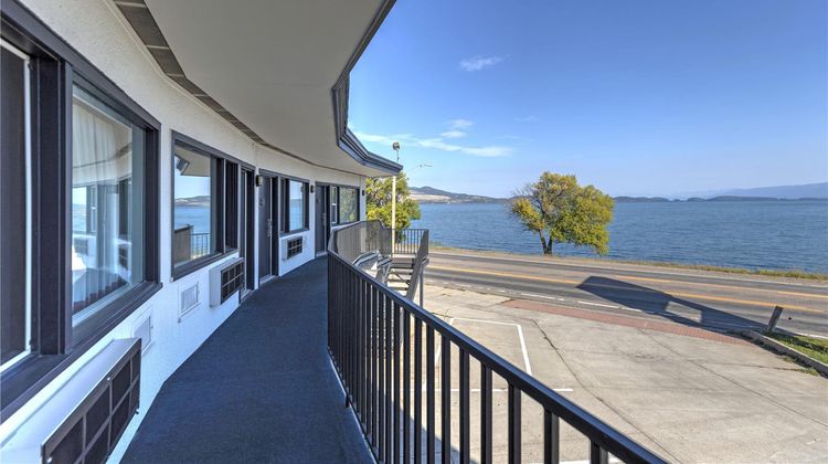 Americas Best Value Port Polson Inn Exterior